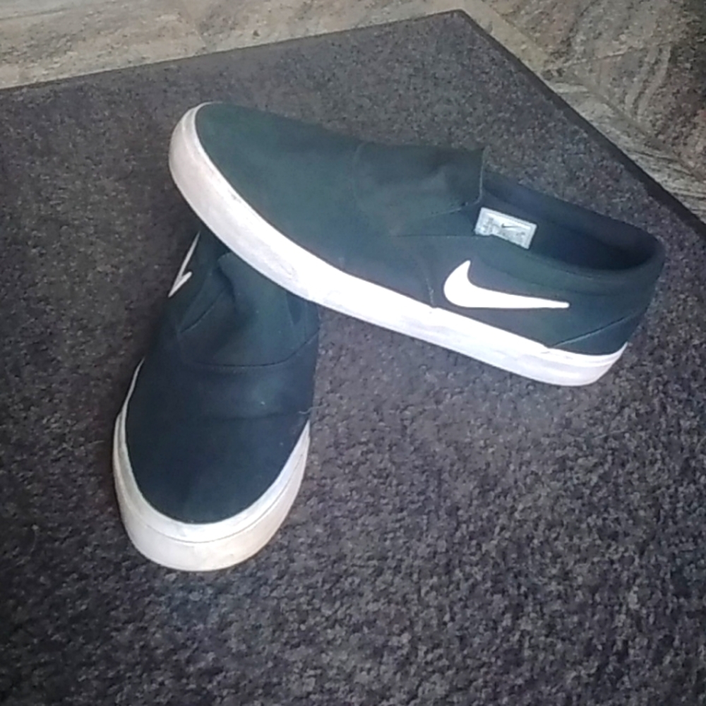Nike SB Charge Black & White Slip-On Skate Shoes CT3523-001 Mens Size US 11